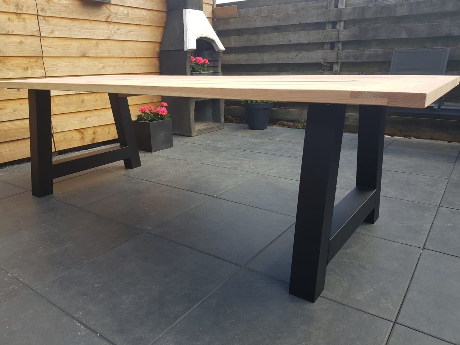 Douglas Tuintafel 4.5 Apoot J&amp;P BuitenHout